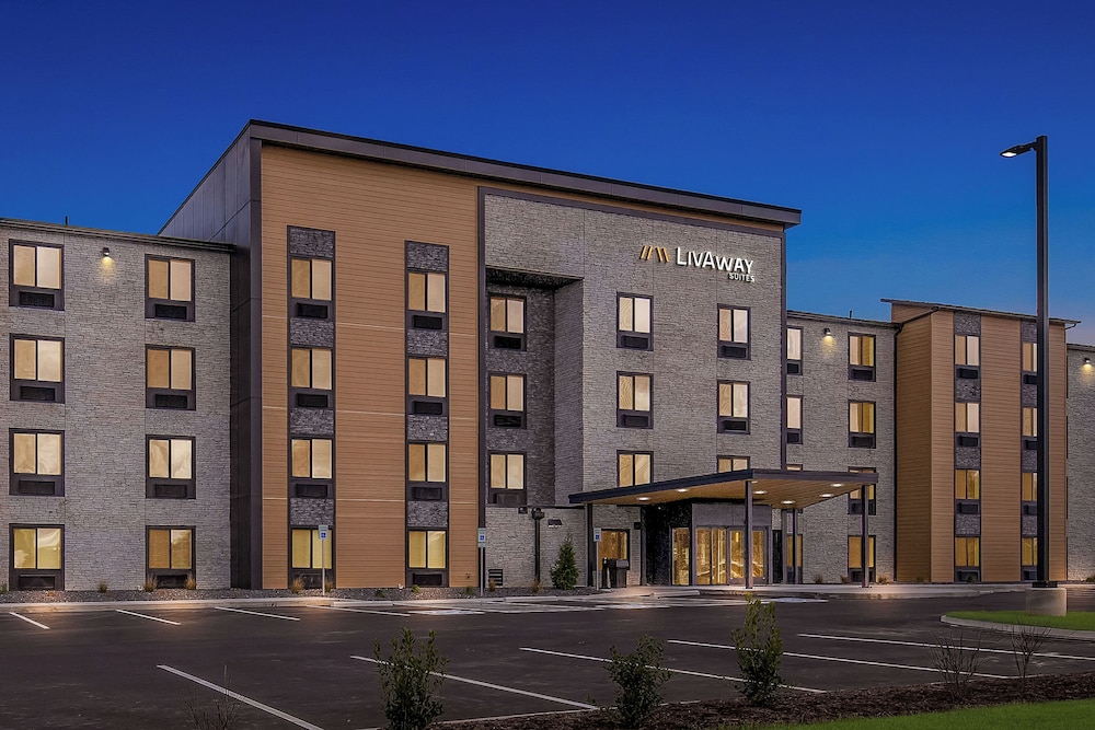Livaway Suites Nashville Smyrna — Smyrna