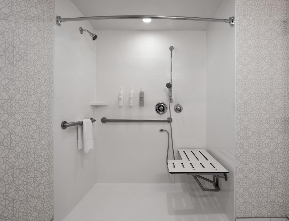 Hampton Inn Chambersburg - photo 24
