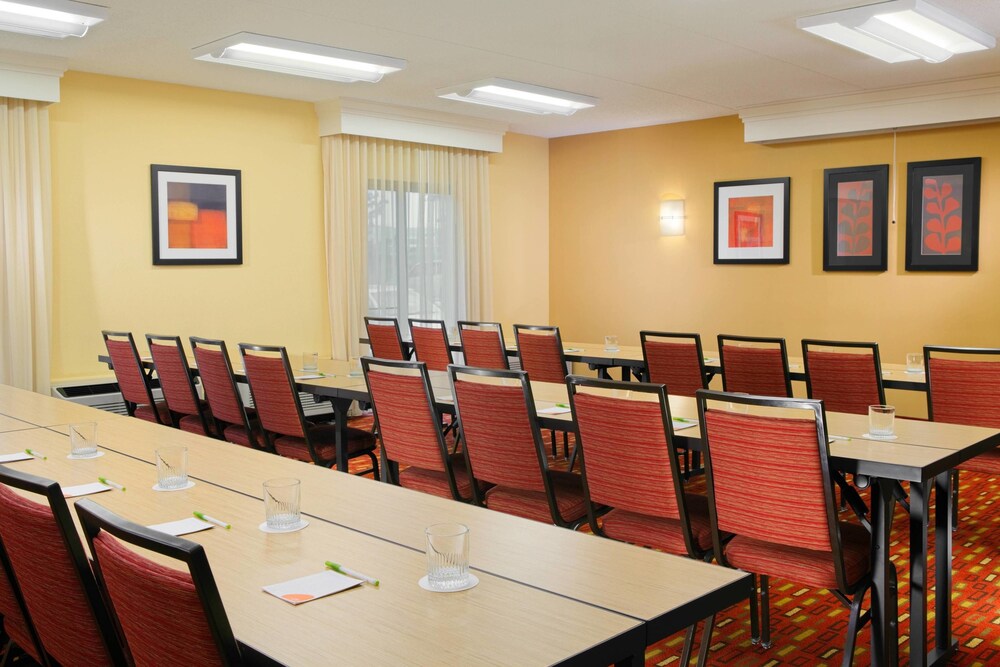 Courtyard by Marriott Dulles Airport Herndon Reston - photo 28