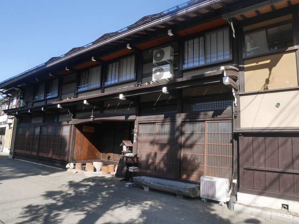 Sosuke - carbon neutral hotel in Takayama