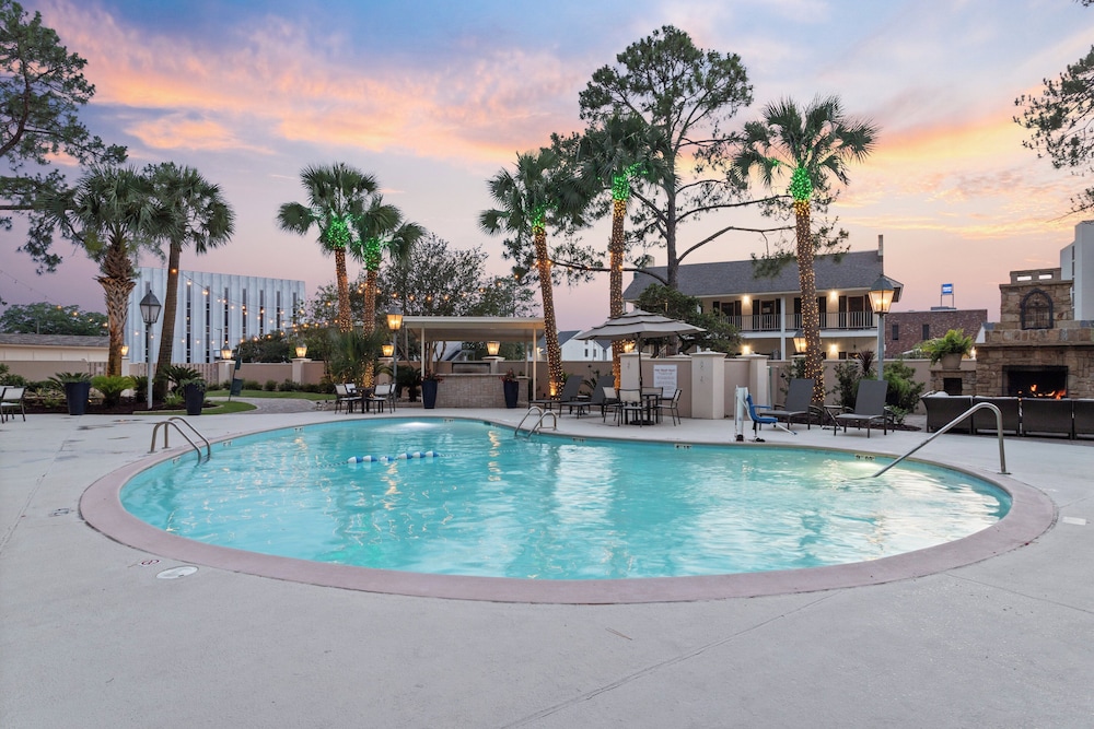 Crowne Plaza Executive Center Baton Rouge by IHG - photo 70