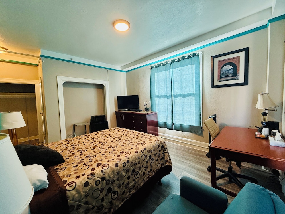 Admiral Hotel - photo 14