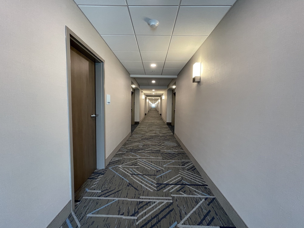 Holiday Inn Express & Suites Ft. Smith Airport by IHG - photo 39