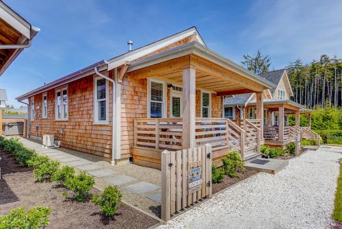 Resting Beach Place by Seabrook Hospitality in Huntington Beach, United States