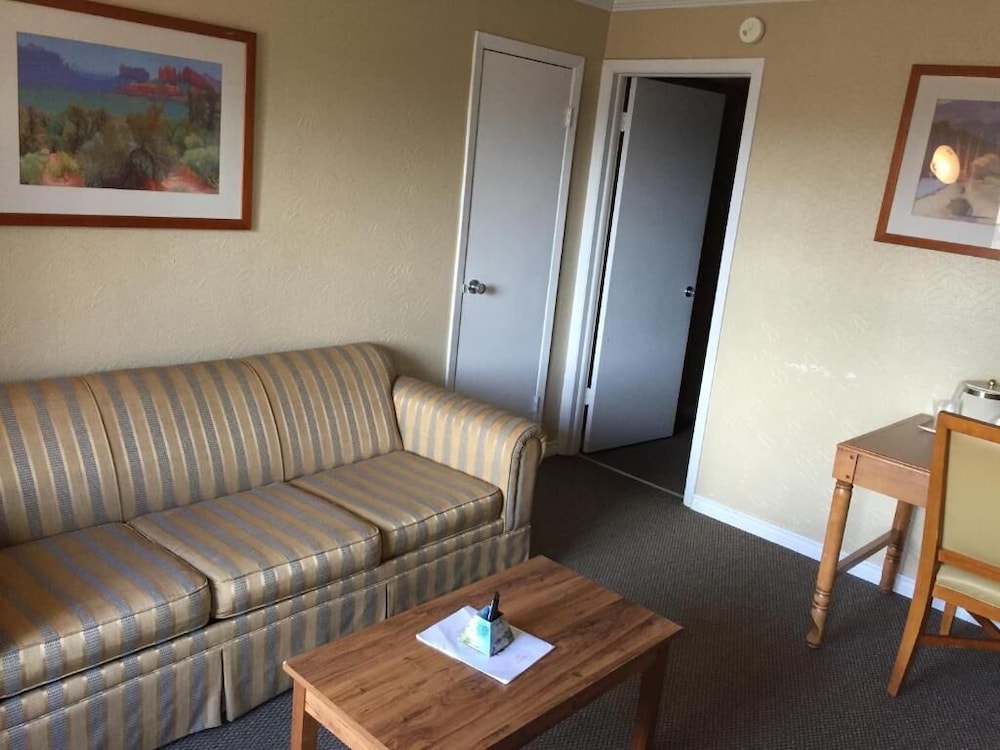 Executive Inn Beeville US 181 By Capital O - photo 8