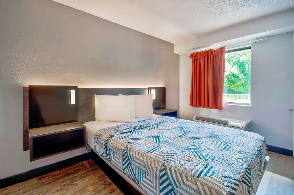 Motel 6 Warren MI Detroit East - photo 12