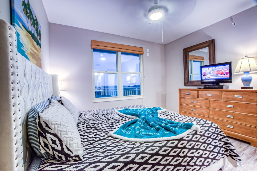 Aqua Beach Resort by Aneliya's Rentals - photo 6