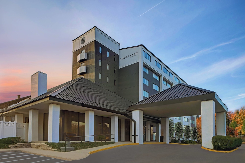 Courtyard Chicago Elmhurst Oakbrook Area — hotel in Elmhurst