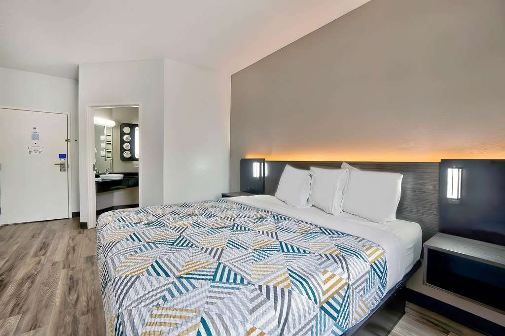 Motel 6 Benbrook TX Fort Worth - photo 16