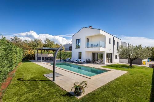 Villa Silvia by Villsy — 4-Star Luxury Hotel in Porec, Croatia