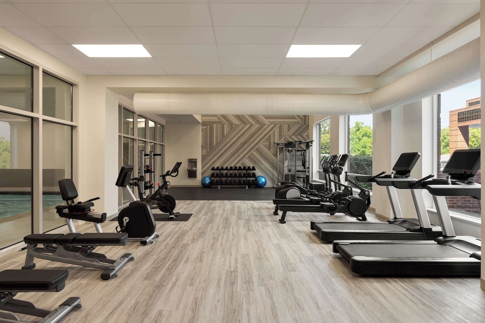 DoubleTree by Hilton New York LaGuardia Airport - photo 24
