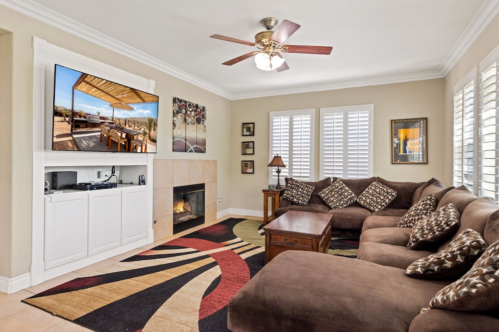 Citrus and Waterfall in Indio, United States