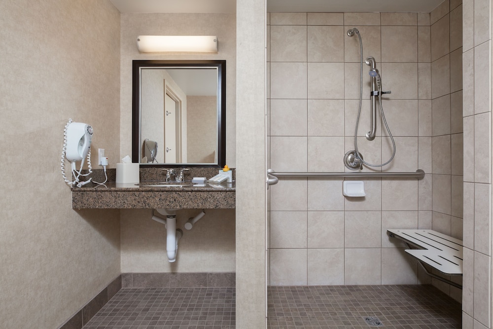Hilton Garden Inn Fargo - photo 35