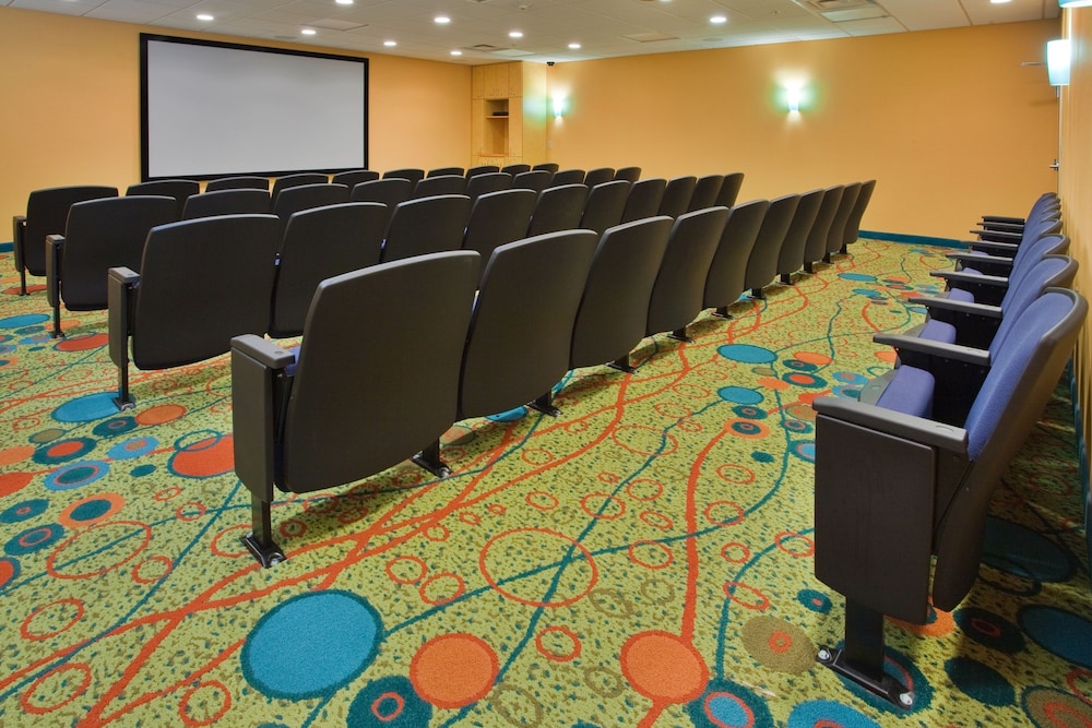 Holiday Inn & Suites Virginia Beach North Beach by IHG - photo 78