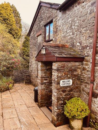 Miller's Cottage — 4-Star Luxury Hotel in Bideford, United Kingdom