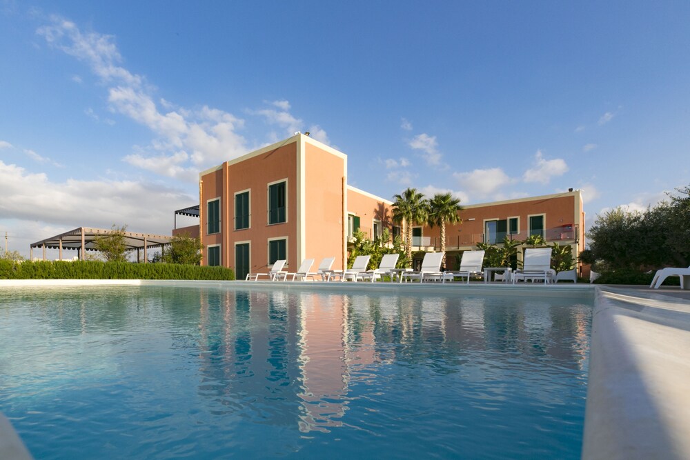 Olea Court Resort — hotel in Paceco
