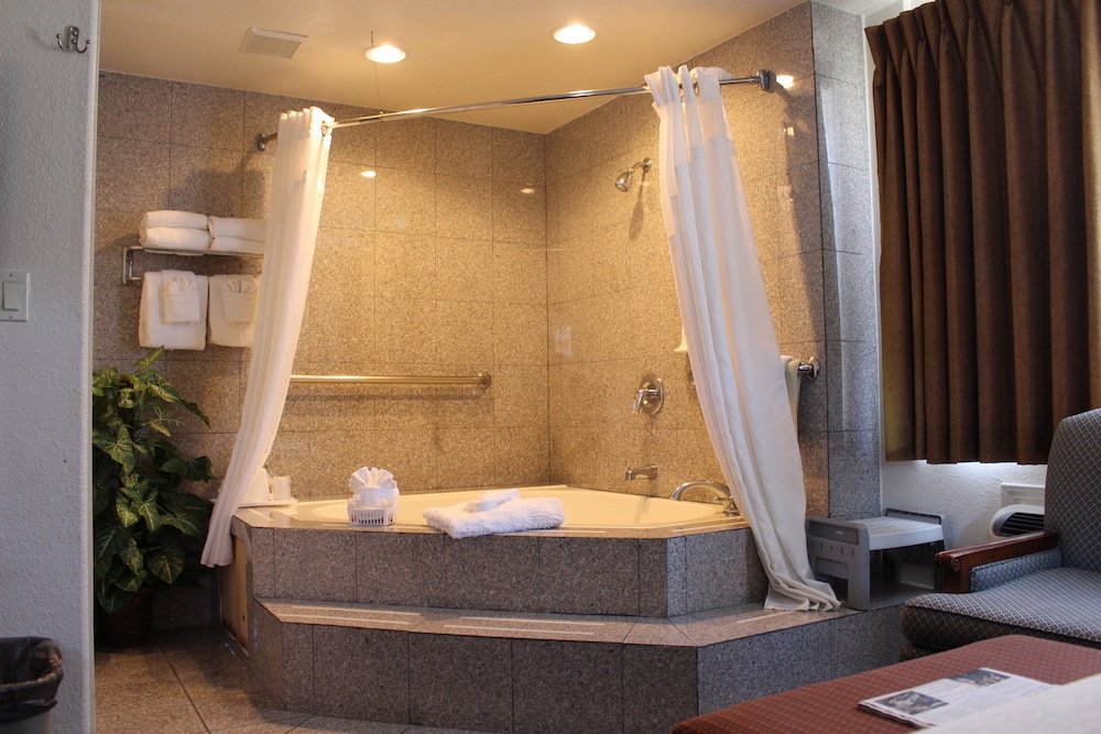 Rodeway Inn near Downtown Monterey - photo 4