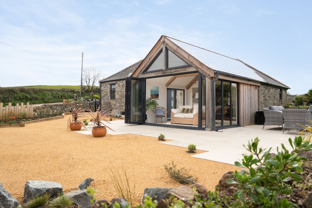 The Rum House — 4-Star Luxury Hotel in Helston, United Kingdom
