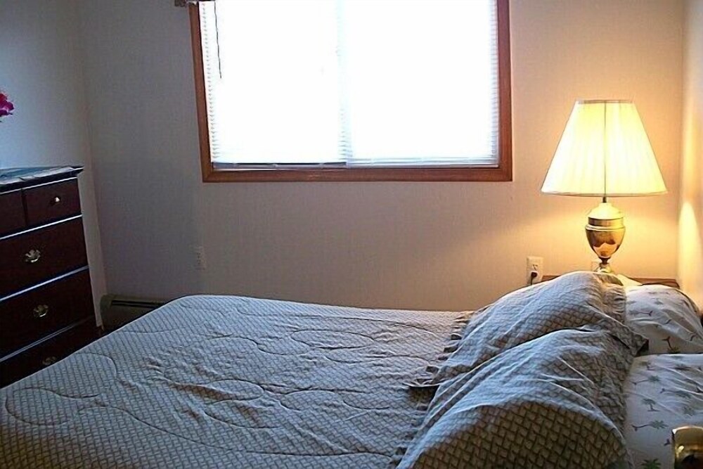 Aquarius Arms Motel - photo 4