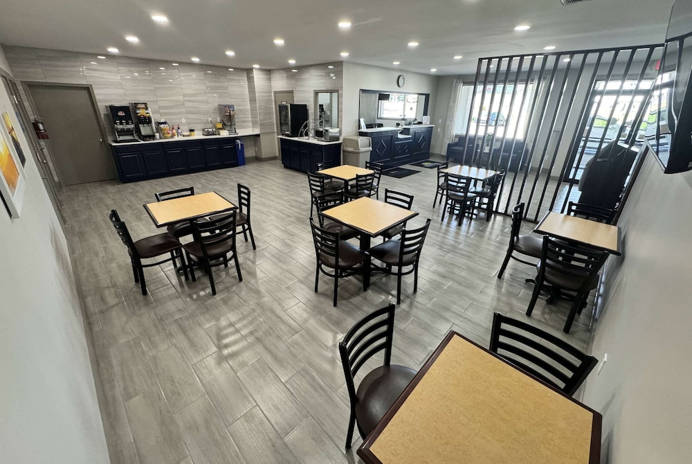 Days Inn by Wyndham Emporia - photo 2