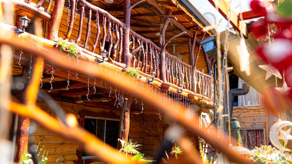 Harmony Purple River View - carbon neutral hotel in Manali