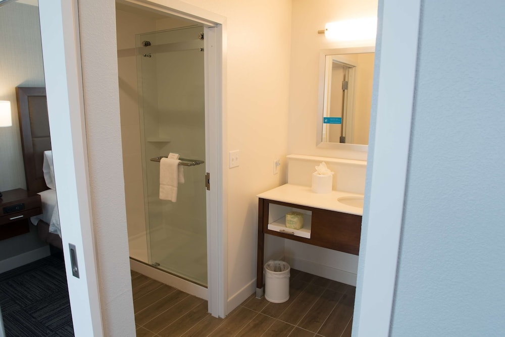 Hampton Inn & Suites Bay City - photo 26