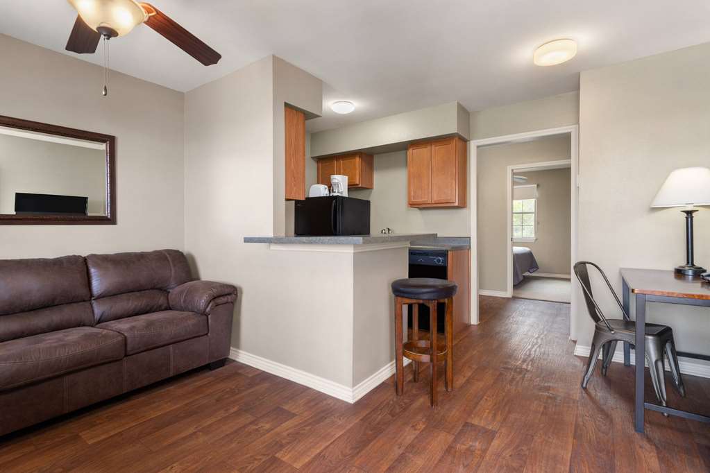 Eagle's Den Three Rivers Texas a Travelodge by Wyndham - photo 8