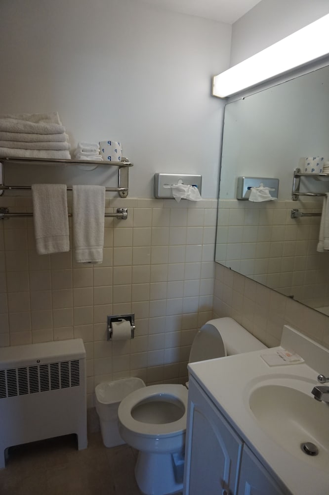 Bellevue Hotel & Suites - photo 42
