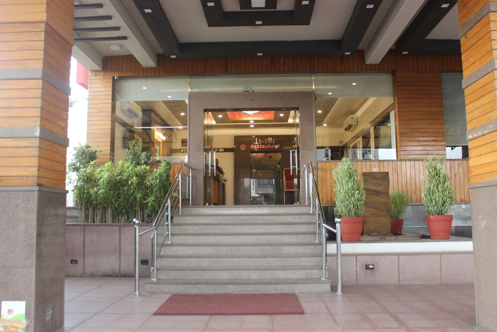 Hotel Safari - last minute hotel in Jaipur