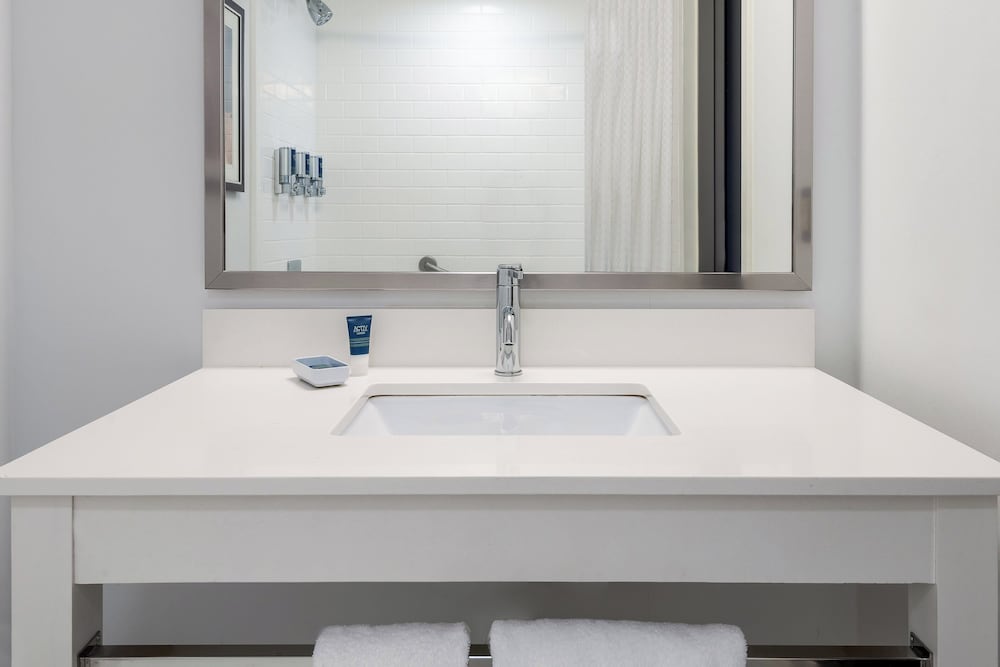 Four Points by Sheraton Huntsville Airport - photo 13
