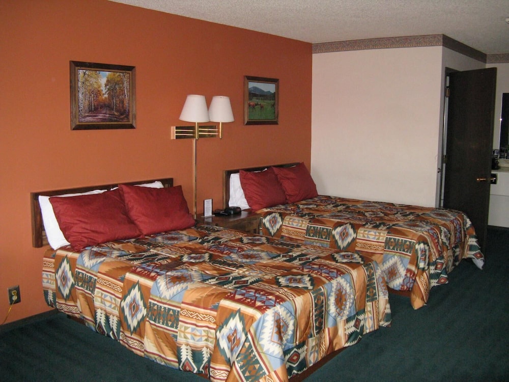 Branding Iron Motel - photo 11
