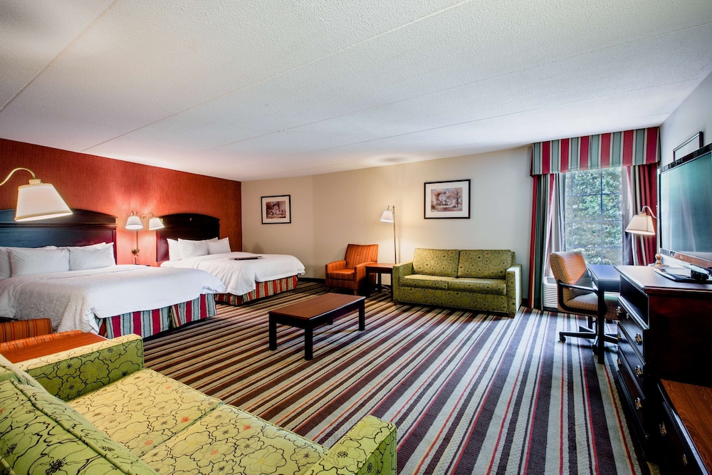 Hampton Inn Sturbridge - photo 2