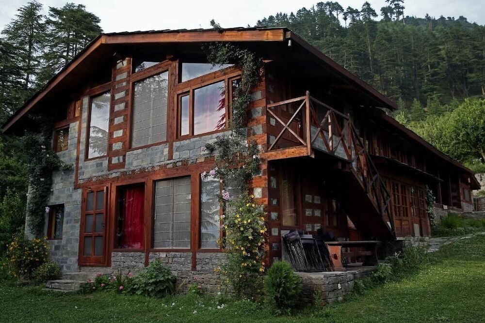 The Sonaugi Homestead - carbon neutral hotel in Kulu