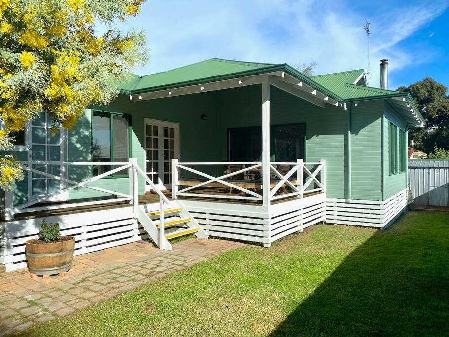 Town Hideaway Sleeps 6 — Margaret River