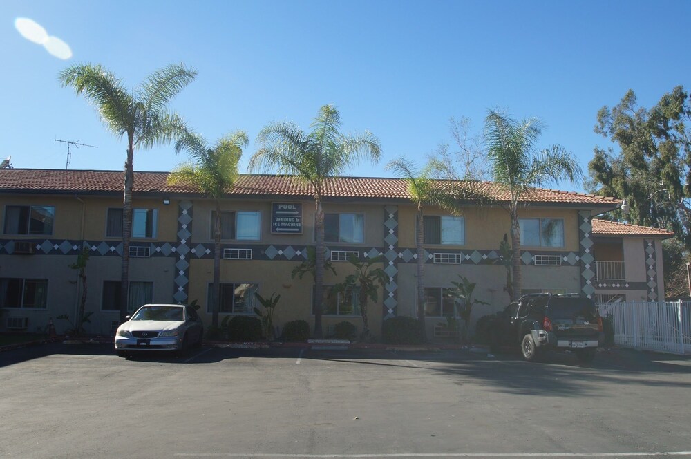 Civic Center Inn Santa Ana - photo 16