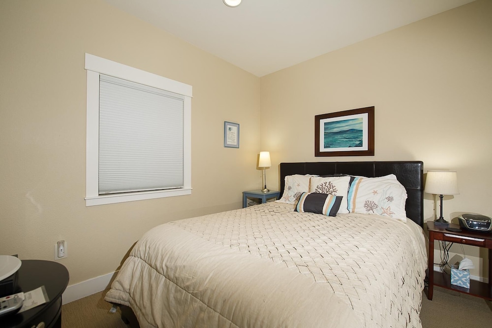 Lighthouse View at Shoreline Ridge Newport - photo 5