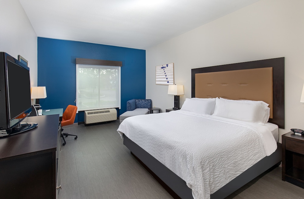 Holiday Inn Express Cleveland Northwest by IHG - photo 12