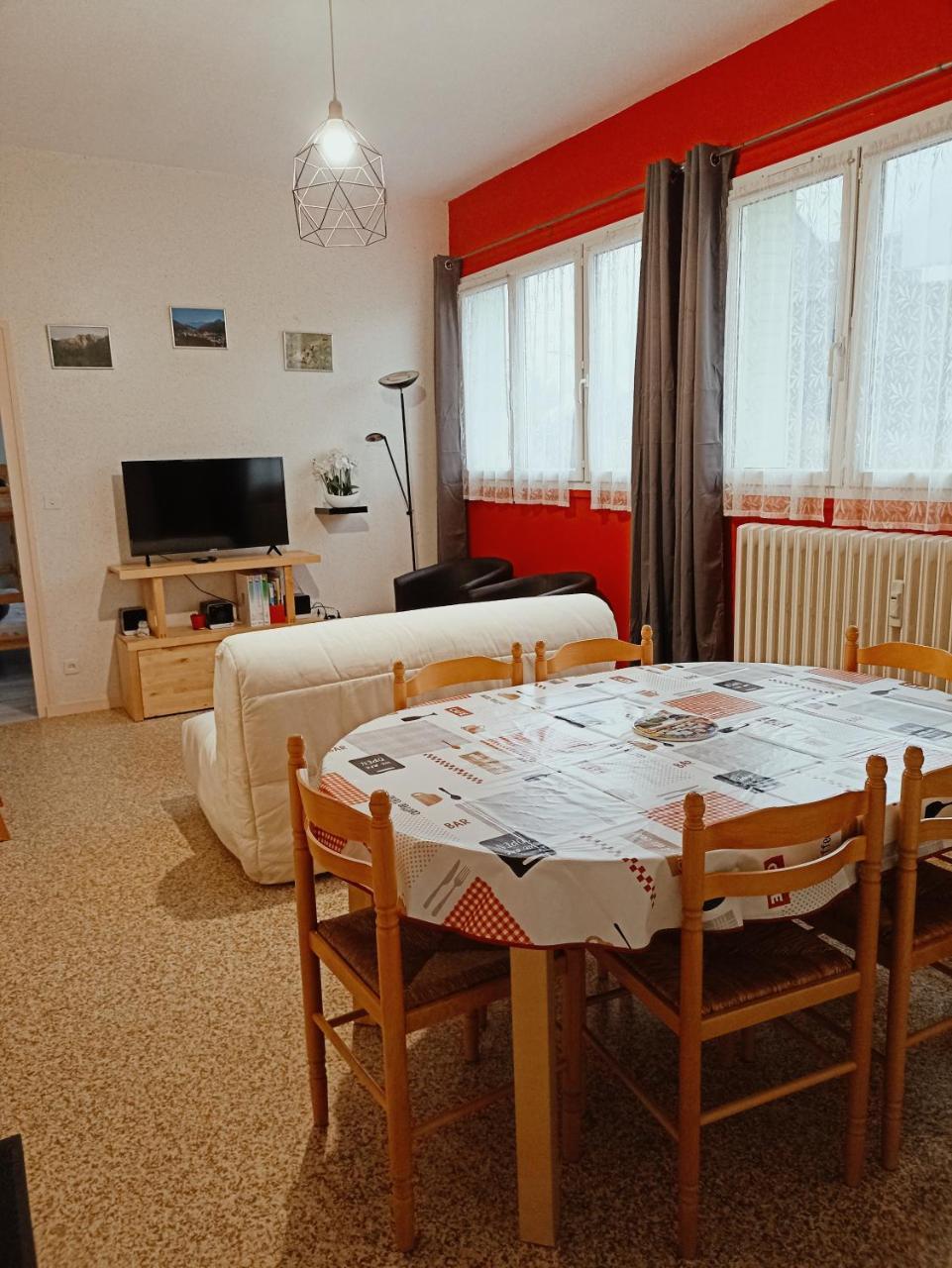 La Voliere Des Pics — hotel in Mont-Dore
