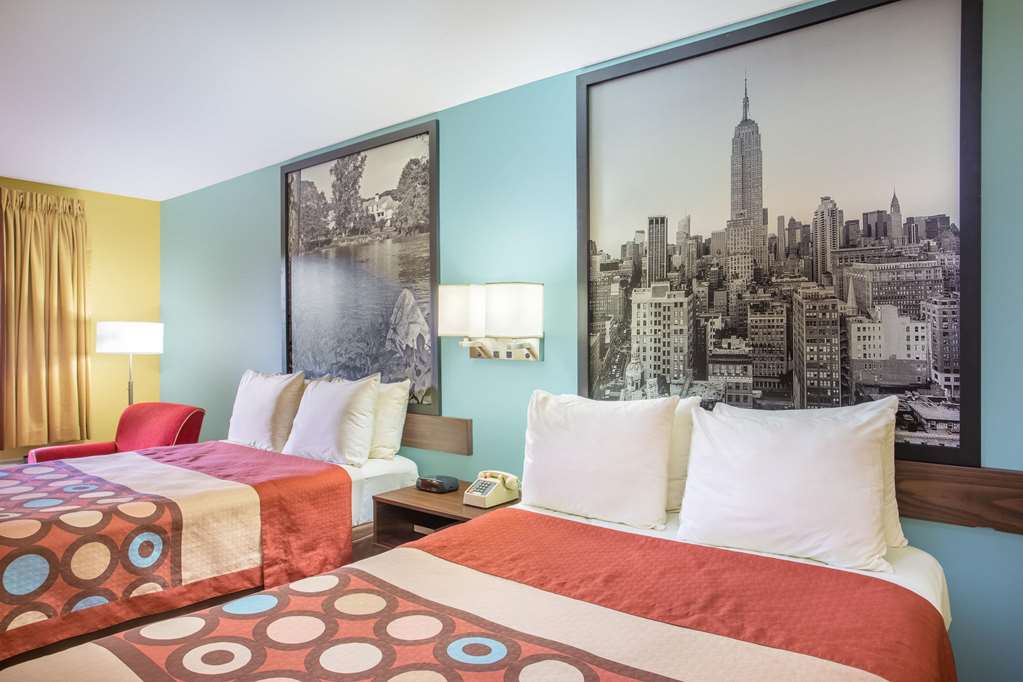 Super 8 by Wyndham Forest Park - photo 5