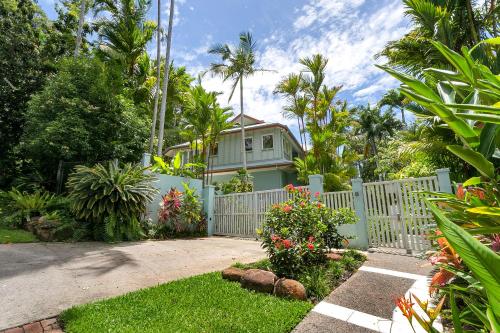 Villa 5 on Murphy — 4-Star Luxury Hotel in Port Douglas, Australia