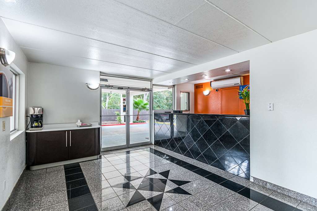 Motel 6 Cleveland TX - photo 26