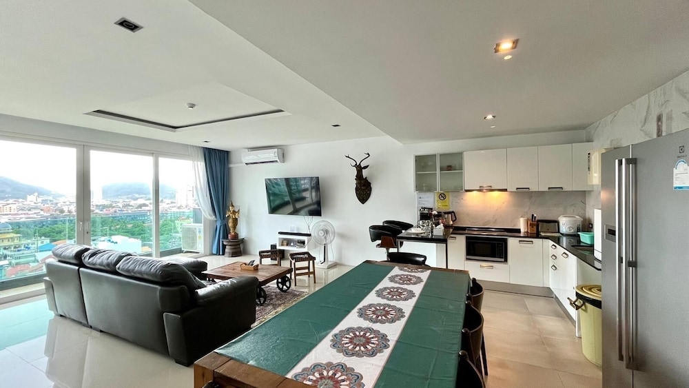 Emerald Terrace Patong — 4-Star Luxury Hotel in Patong, Thailand