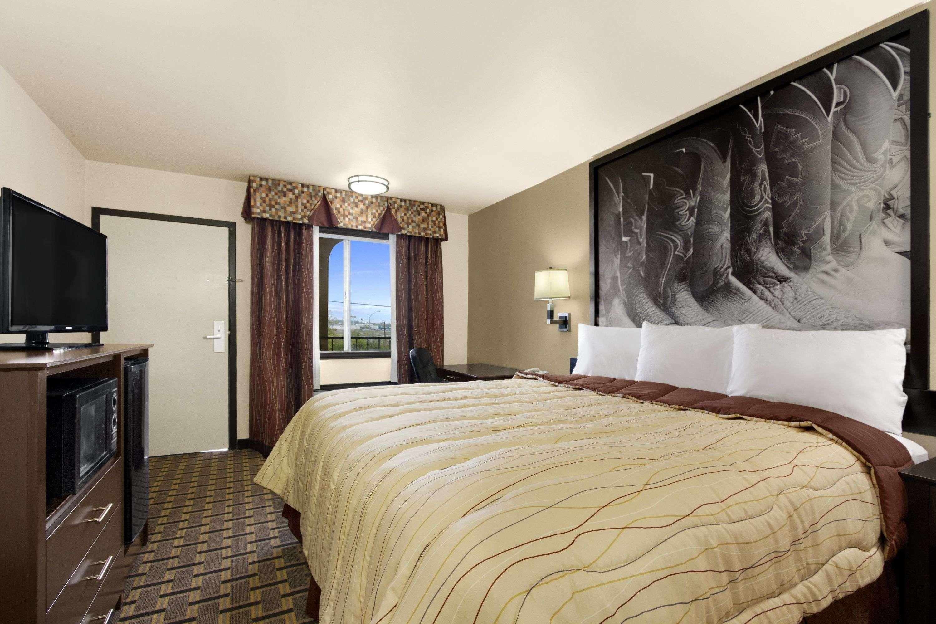 Super 8 by Wyndham Fort Worth TX - photo 10
