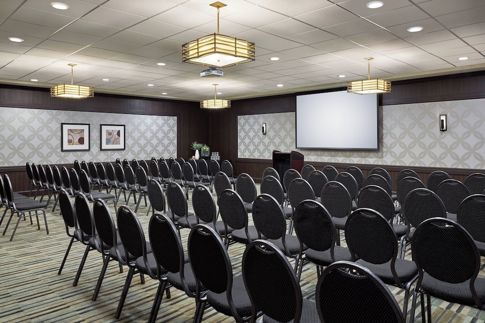 Delta Hotels by Marriott Muskegon Convention Center - photo 47