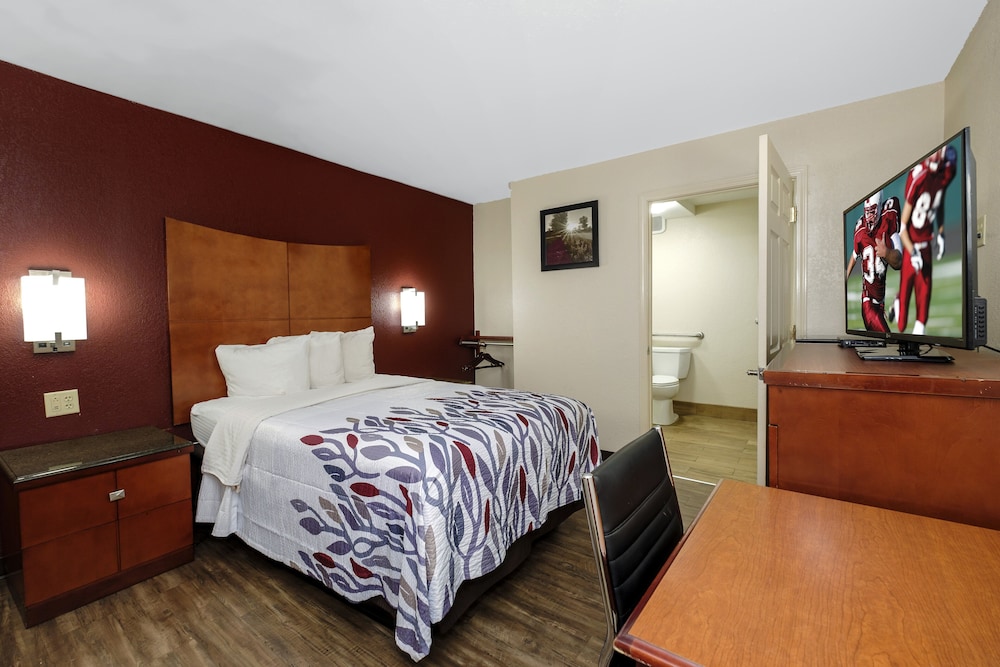 Red Roof Inn Columbus MS - photo 11