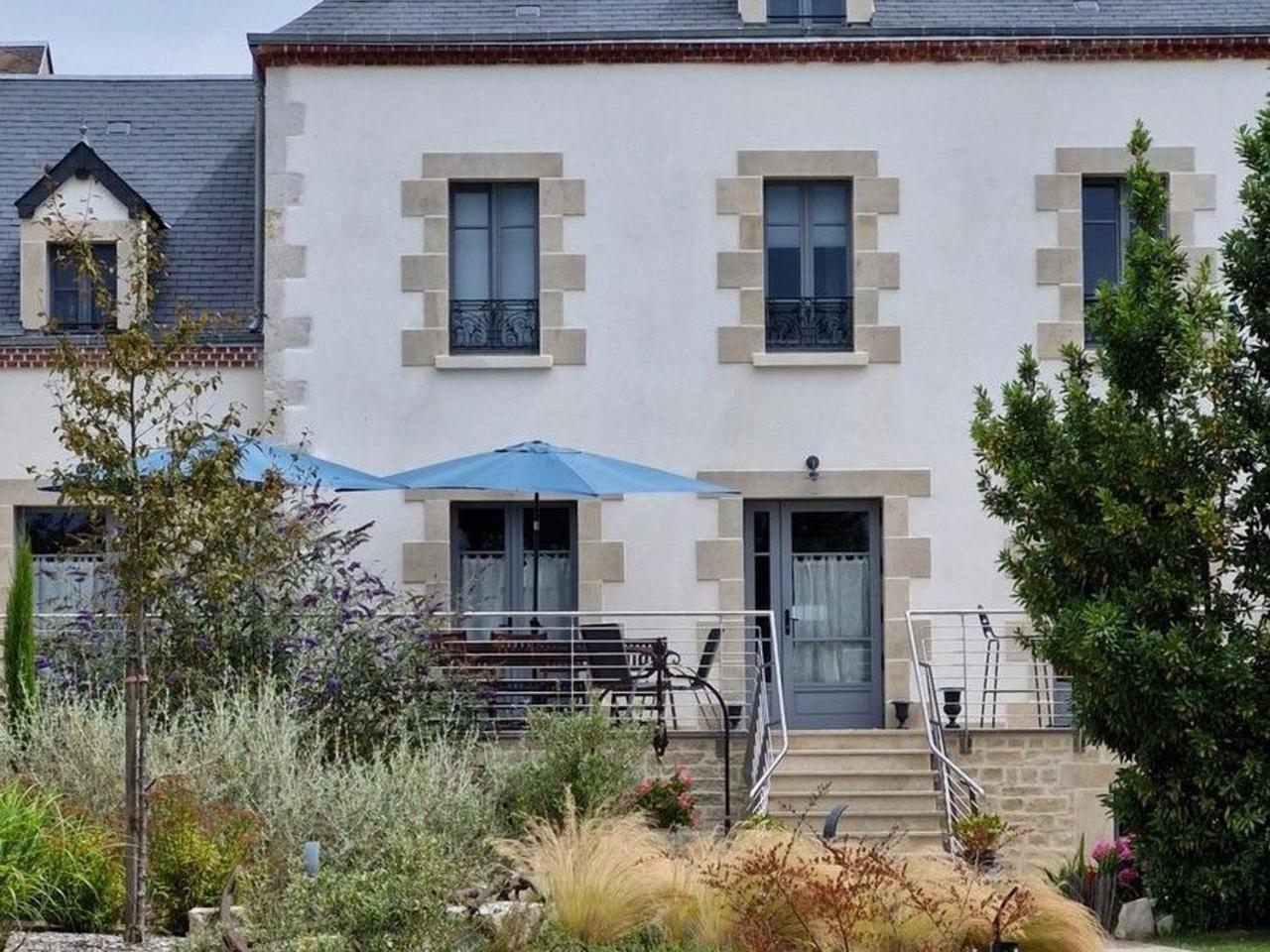 Grand Gite a Briare Animaux Et Parking Prive Fr 1 590 541 — 4-Star Luxury Hotel in Briare, France