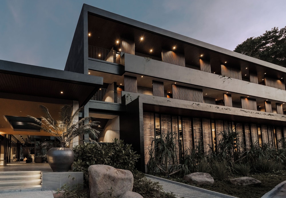 The Funny Lion El Nido - carbon neutral hotel in El Nido