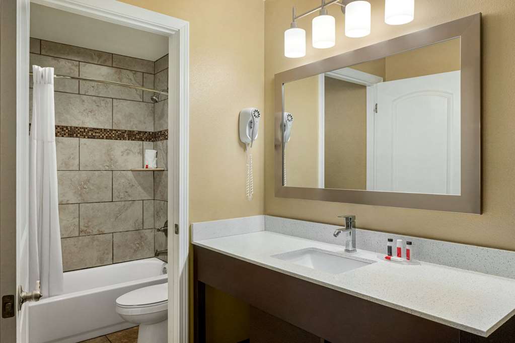 Howard Johnson by Wyndham Pigeon Forge - photo 26