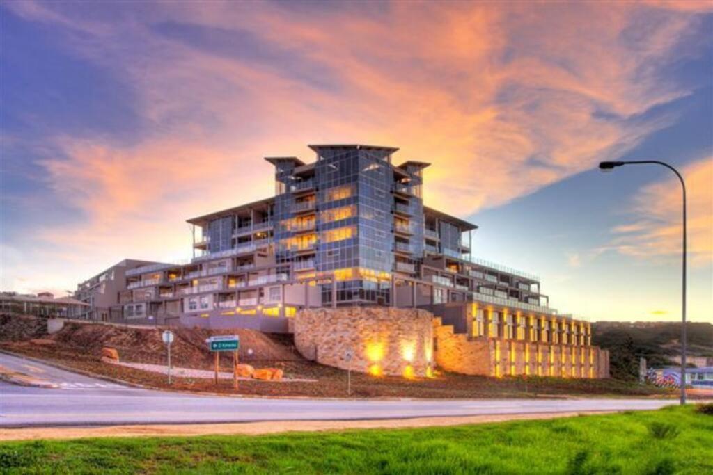Luxury Nautica Suite 003 — 4-Star Luxury Hotel in Mossel Bay, South Africa