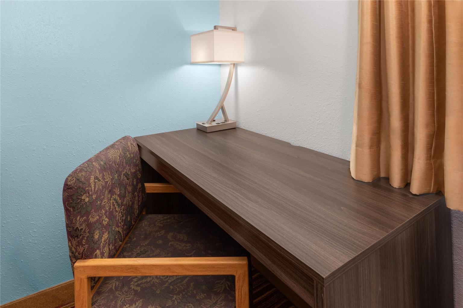 Super 8 by Wyndham Rock Port MO - photo 17